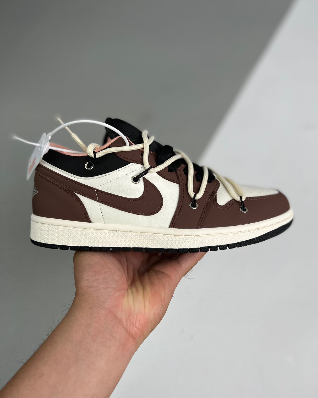 Jordan 1 Low Brown