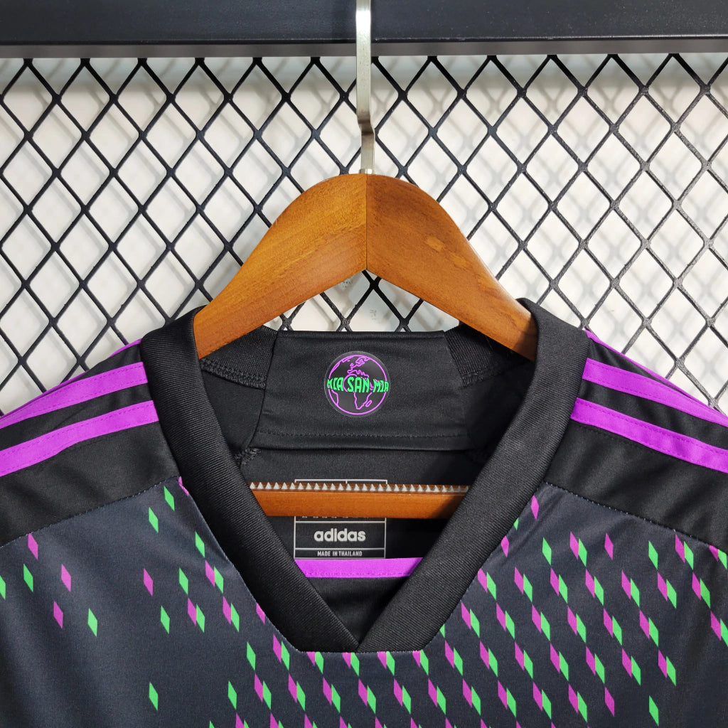 Bayern Munich 2023/24 Away Shirt - Black/Purple