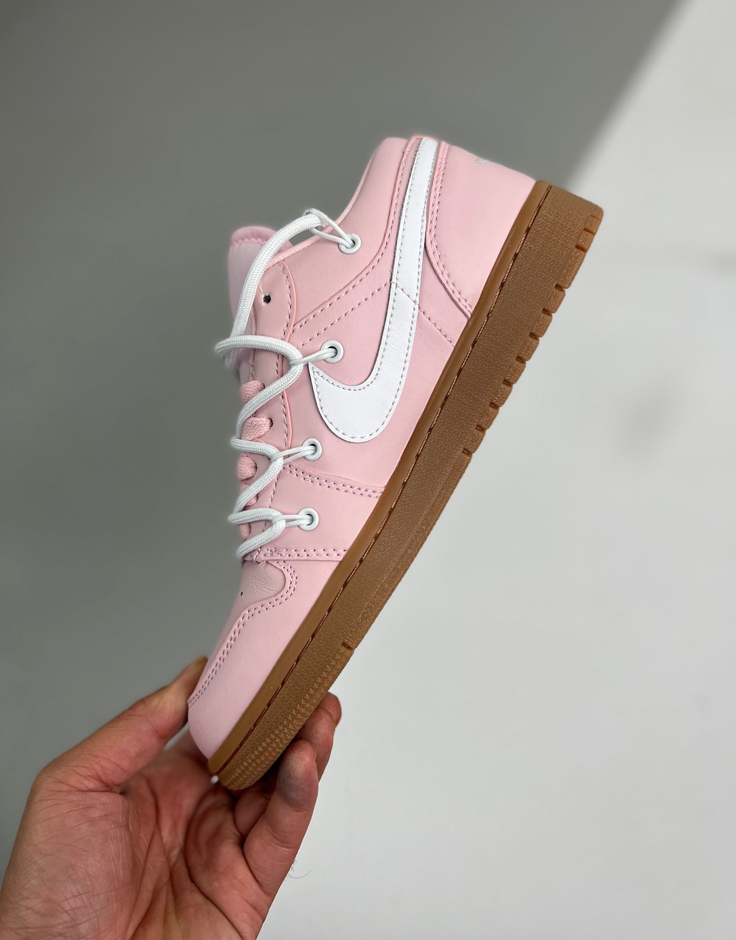 Air Jordan 1 Low Pink Gum