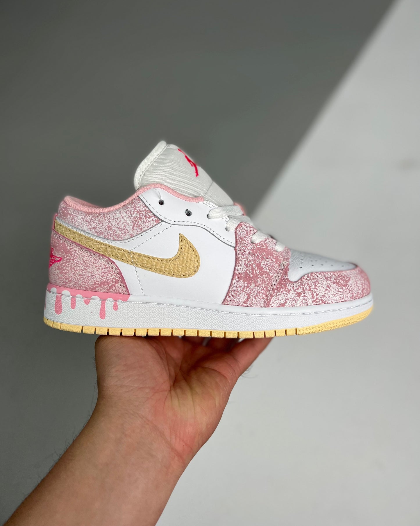 Air Jordan 1 Low pink